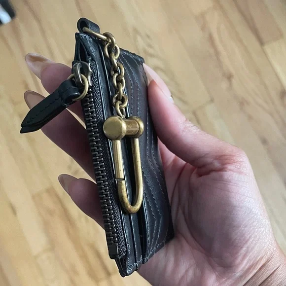 Gucci Black and Gold Card & Coin Holder - Picture 4 of 6